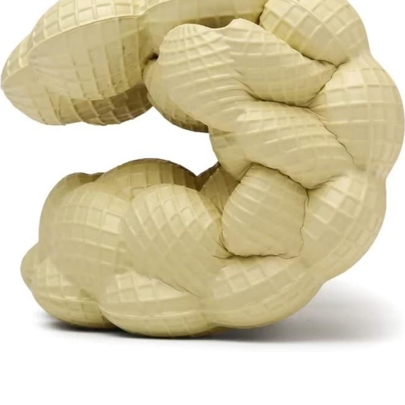 NWT 🎉LAST PAIR🎉Bubble Golf Ball Slippers - Picture 4 of 10